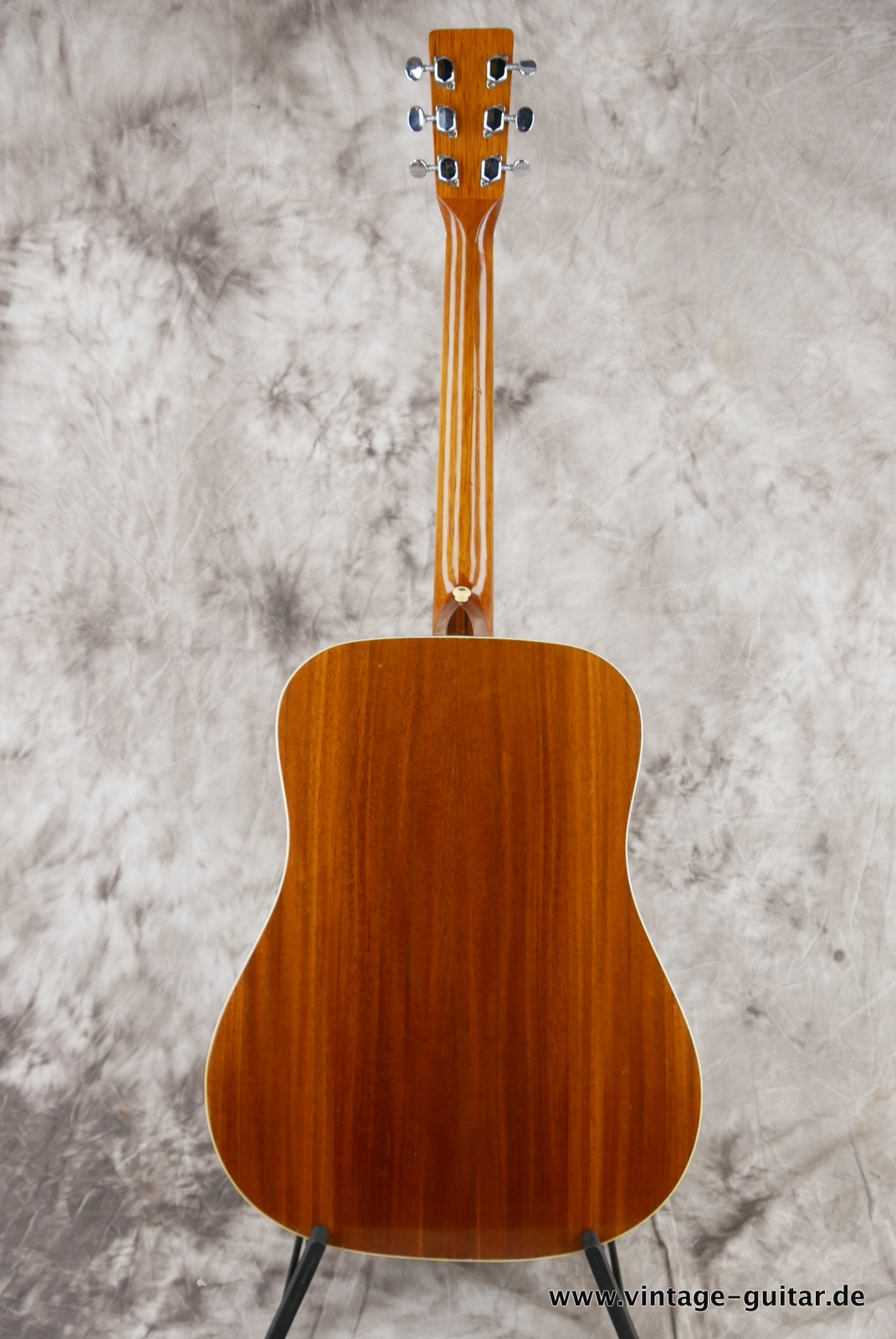 img/vintage/5156/Alvarez_5022-Dreadnought_ solid_top_natural_Japan_1975-002.JPG